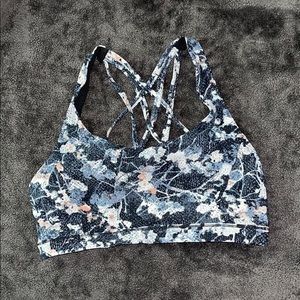 lululemon - Free to Be Serene Bra